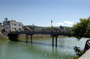 中の橋