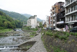 Hakone-Yumoto Hot Spring Town (箱根湯本温泉街)