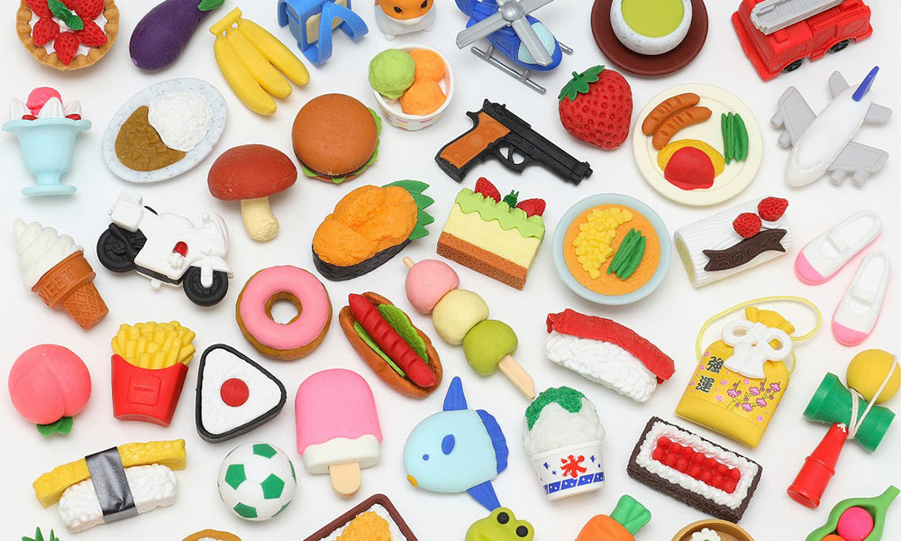 Fun to look at! Erase well! Japanese erasers YUBISASHI 旅の指さし会話帳