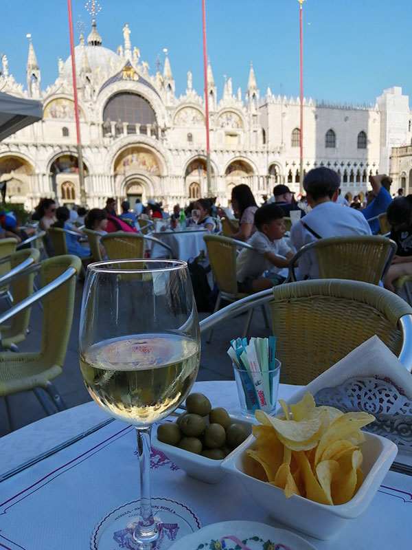 サンマルコ広場のワイン
