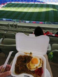 スタジアムでの食事